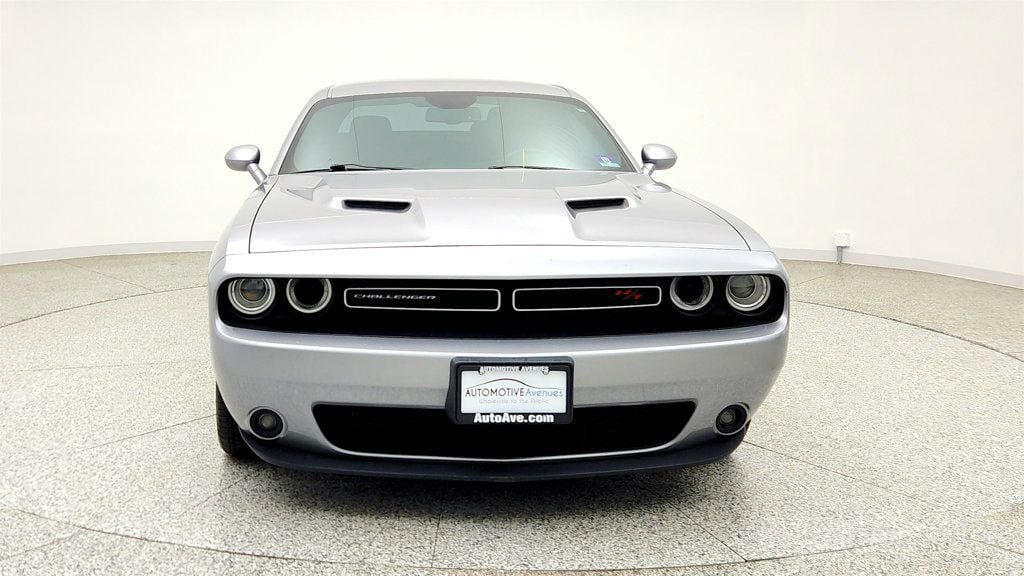 Used 2017 Dodge Challenger R/T RWD image 2