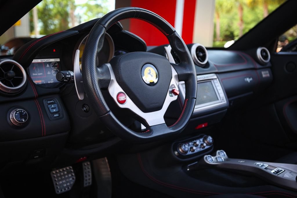 Used 2011 Ferrari California RWD image 43