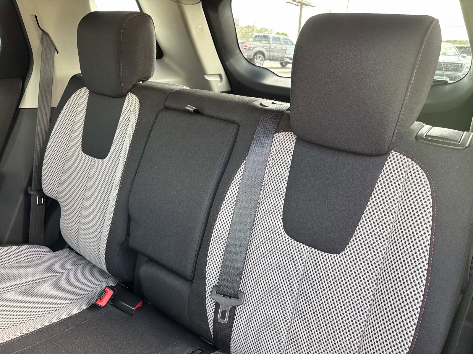 Used 2010 GMC Terrain SLE AWD/4WD image 14