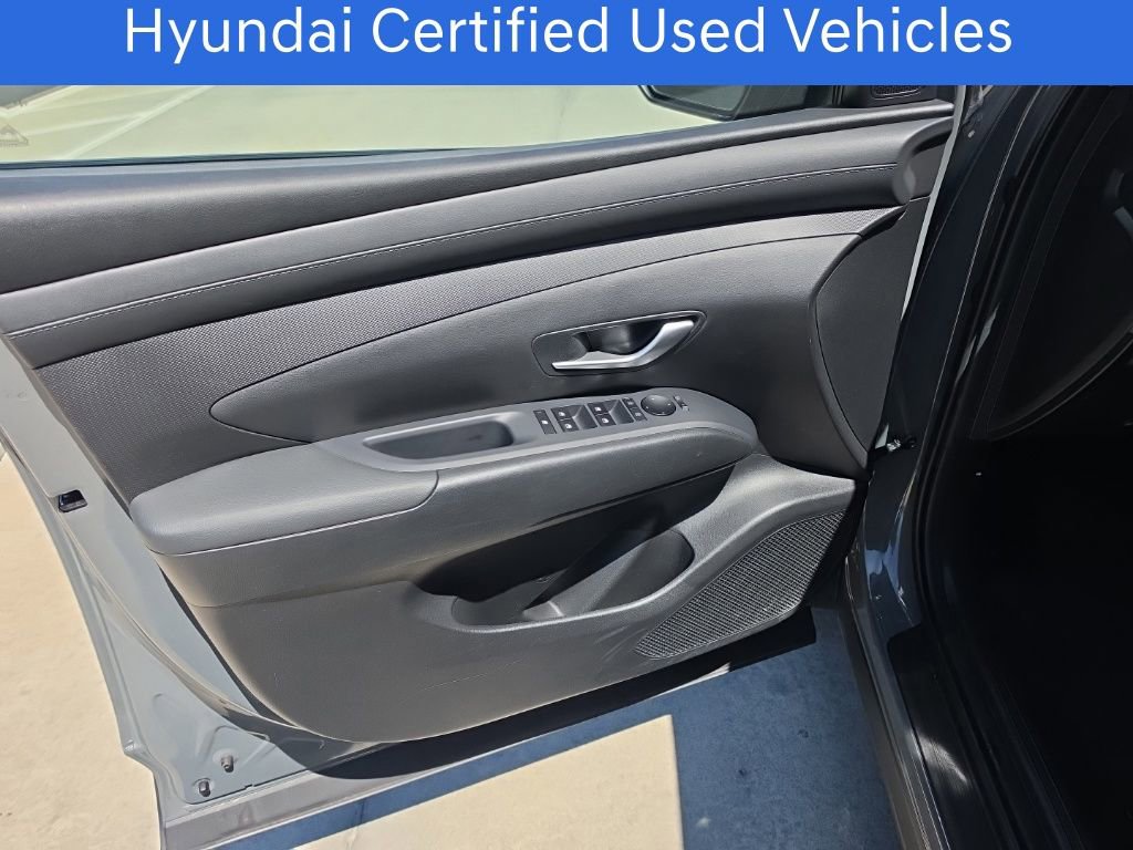 Certified 2025 Hyundai Tucson SE FWD image 14