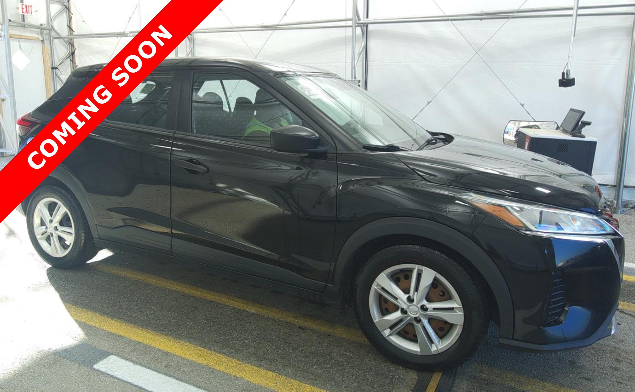 Used 2021 Nissan Kicks S FWD image 3