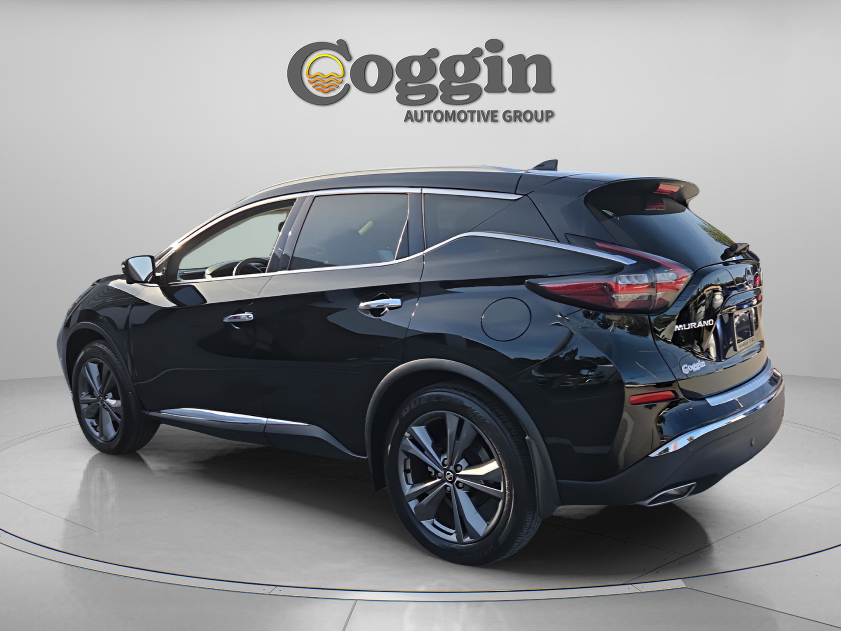 Used 2023 Nissan Murano Platinum w/ Cargo Package FWD image 3