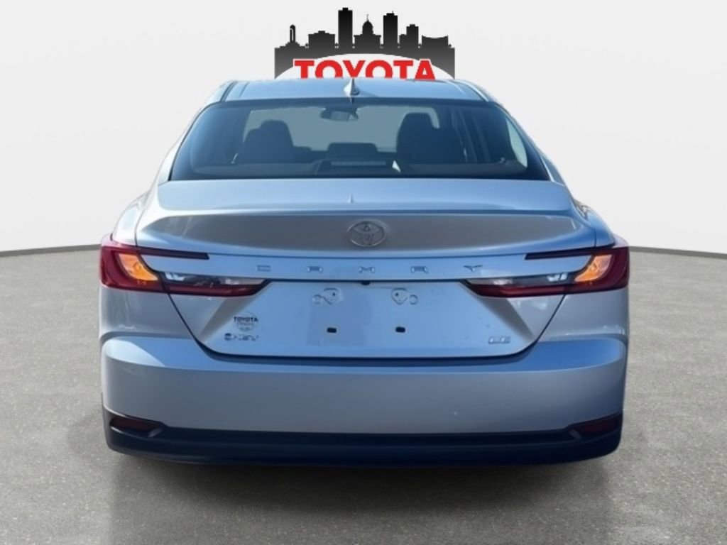 Used 2025 Toyota Camry LE image 4