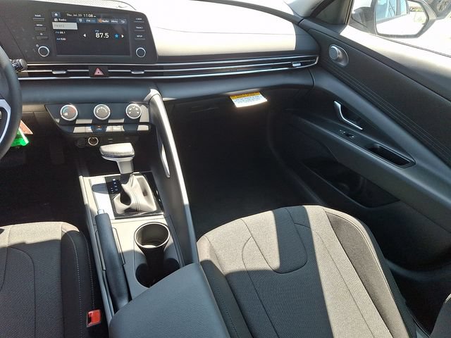 New 2026 Hyundai Elantra SE FWD image 11