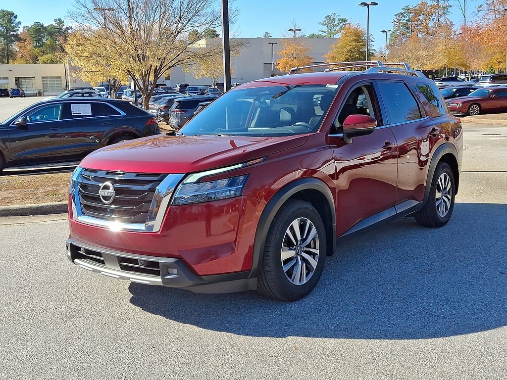 Used 2022 Nissan Pathfinder SL image 3