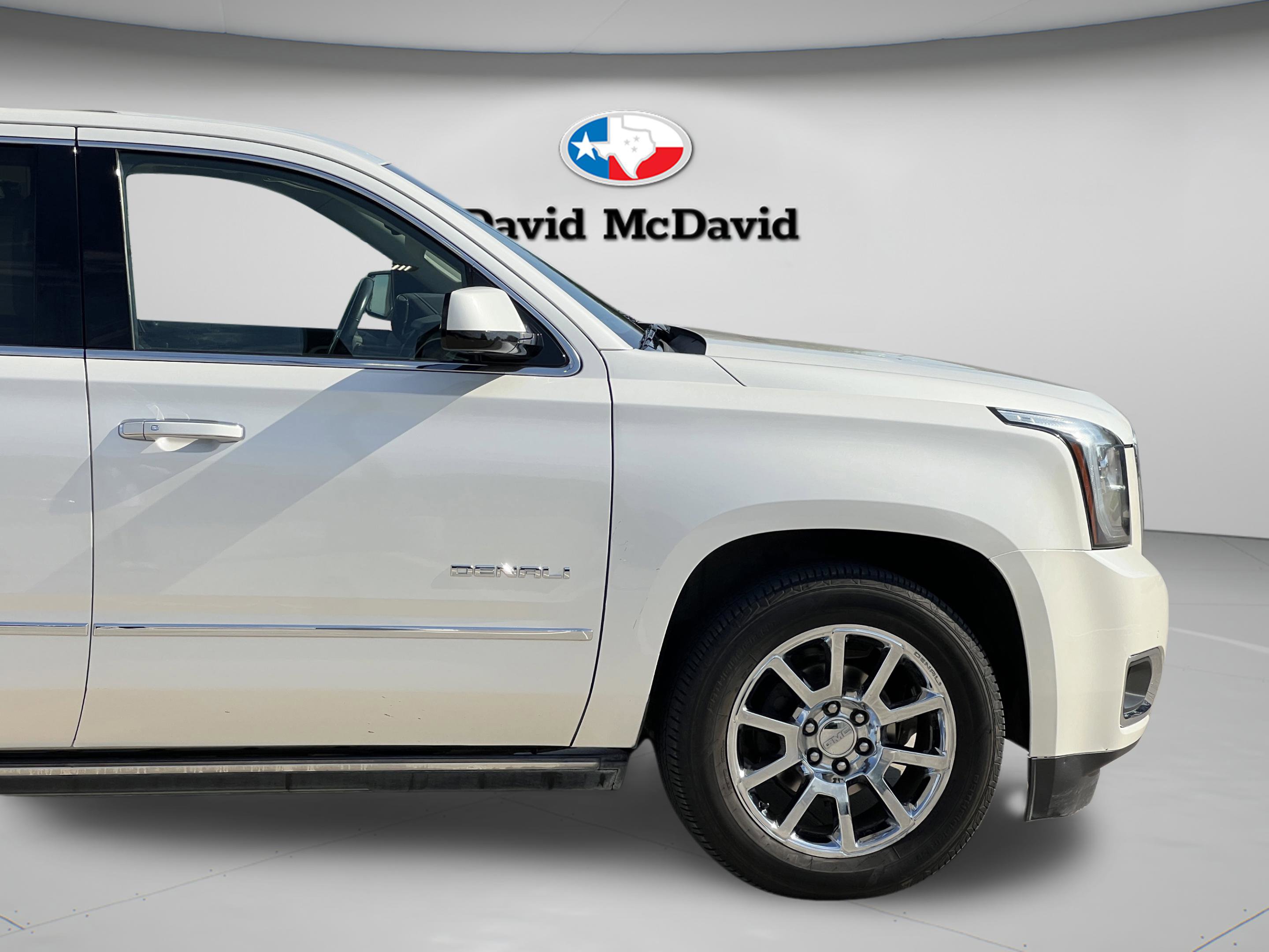 Used 2015 GMC Yukon XL Denali w/ Touring Package AWD/4WD image 26
