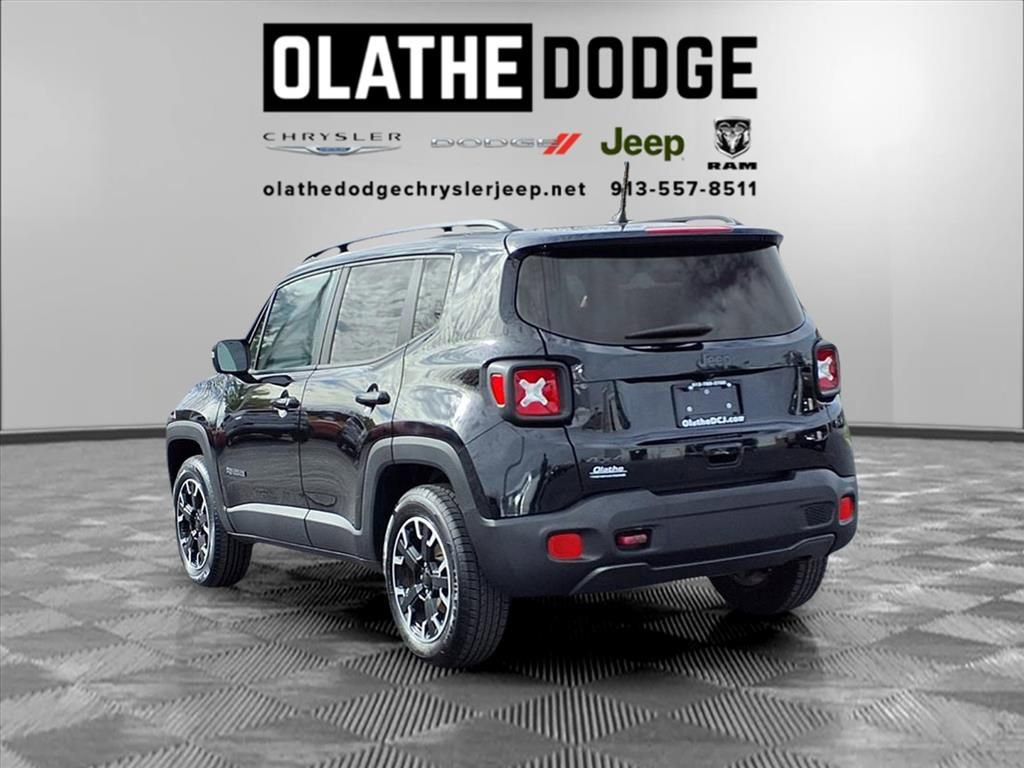 Used 2023 Jeep Renegade Latitude image 3
