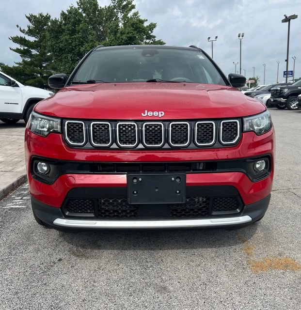 Certified 2023 Jeep Compass Limited w/ Elite Group AWD/4WD image 4