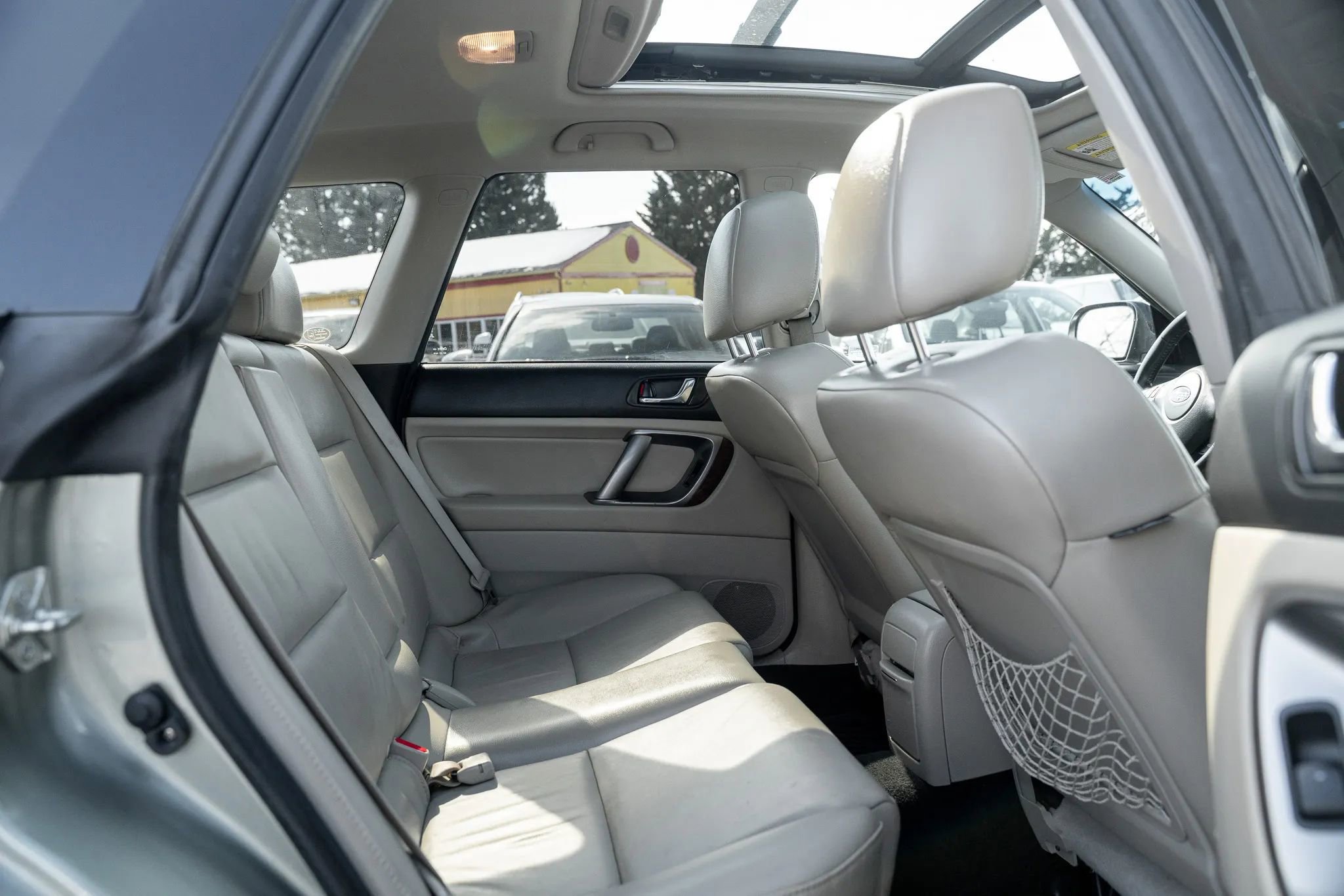 Used 2009 Subaru Outback 3.0R Limited image 10