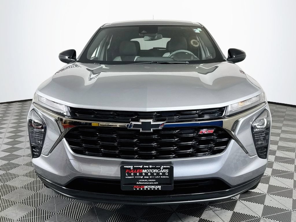 Used 2026 Chevrolet Trax RS w/ Driver Confidence Package FWD image 2