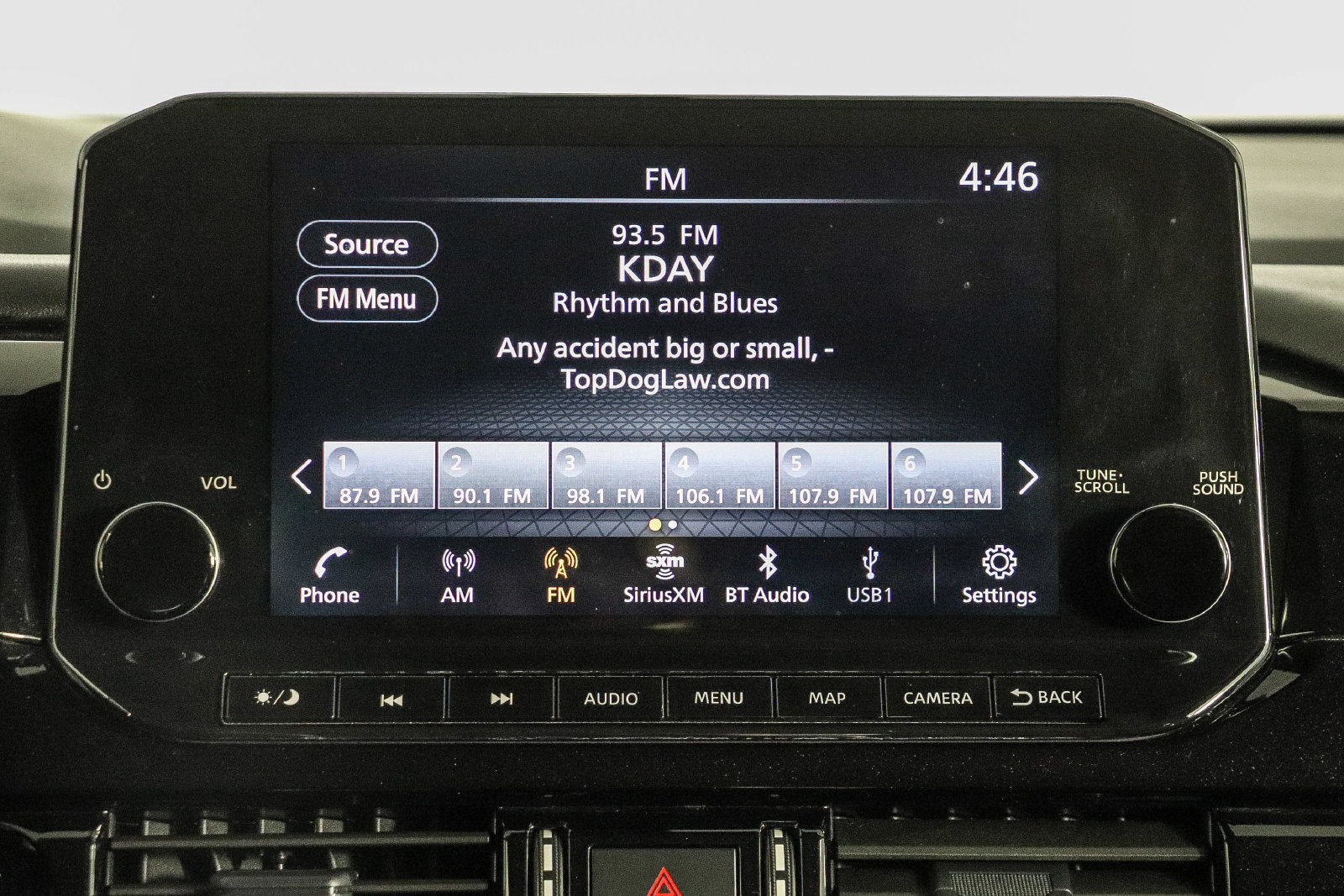Used 2025 Nissan Pathfinder SL FWD image 14