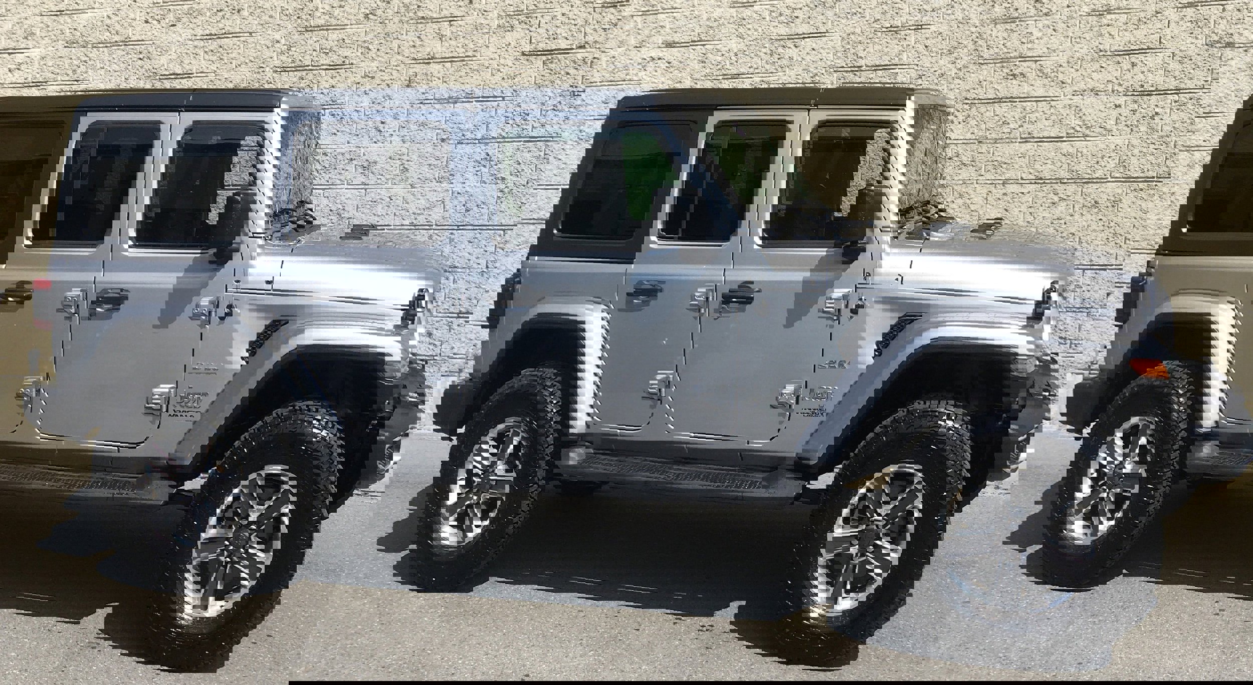 Used 2021 Jeep Wrangler Unlimited Sahara image 3