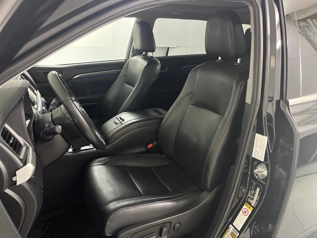 Used 2019 Toyota Highlander Limited AWD/4WD image 18