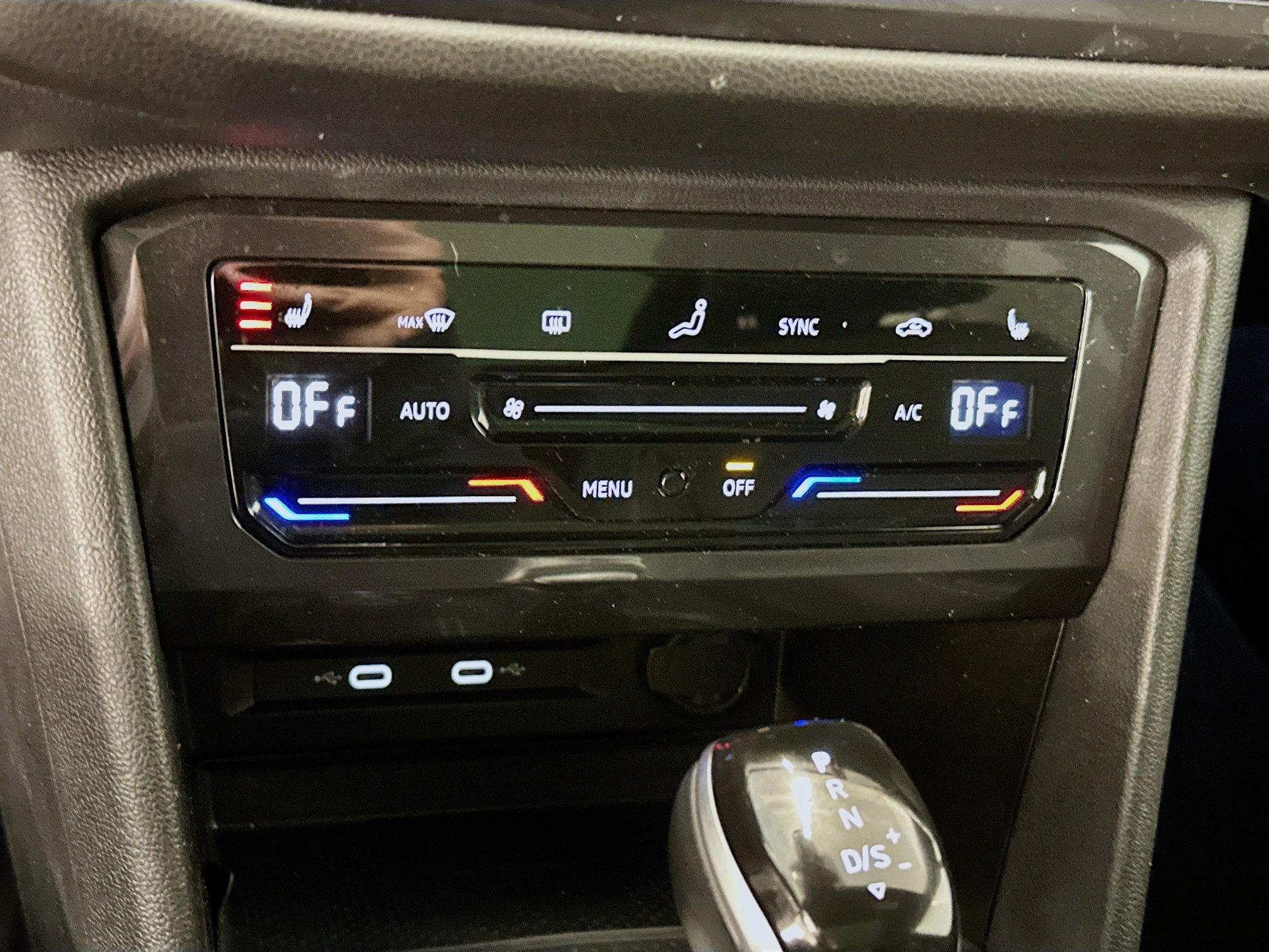 Used 2024 Volkswagen Tiguan SE R-Line image 23