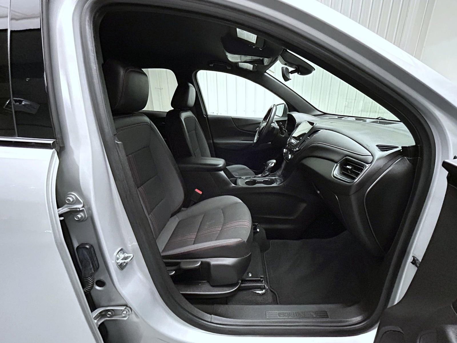 Used 2022 Chevrolet Equinox RS w/ Infotainment Package AWD/4WD image 15