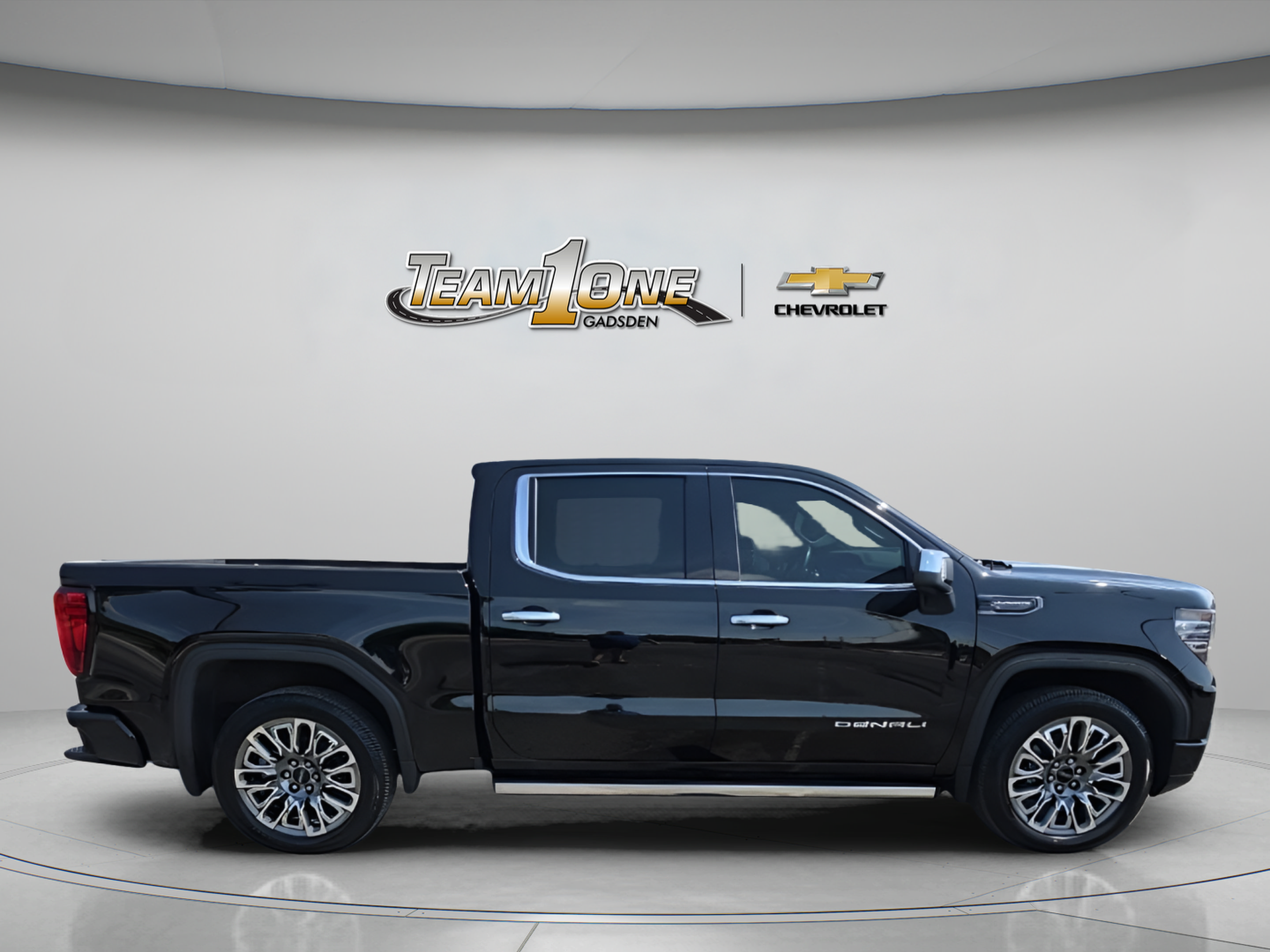Used 2024 GMC Sierra 1500 Denali Ultimate AWD/4WD image 9