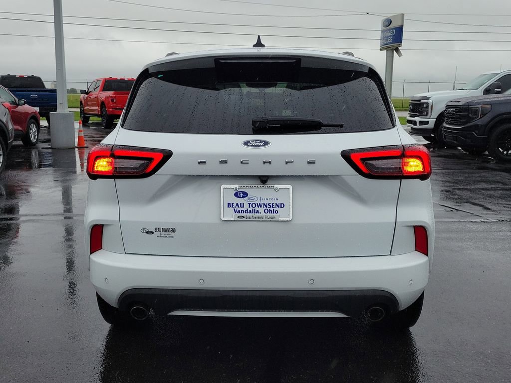 Used 2023 Ford Escape ST-Line w/ Tech Pack #1 FWD image 5