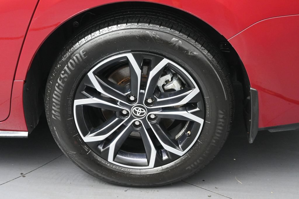 Used 2025 Toyota Sienna Platinum AWD/4WD image 30