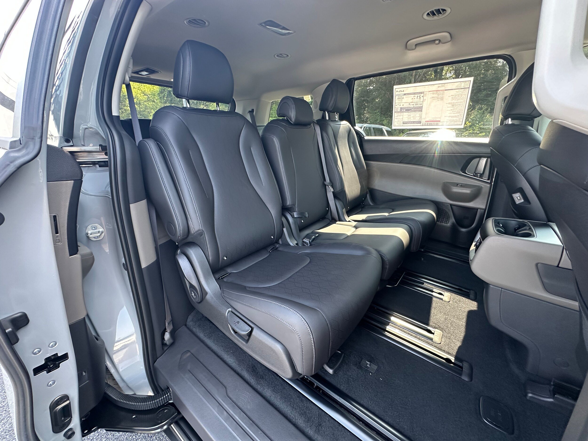 New 2027 Kia Carnival FWD image 12