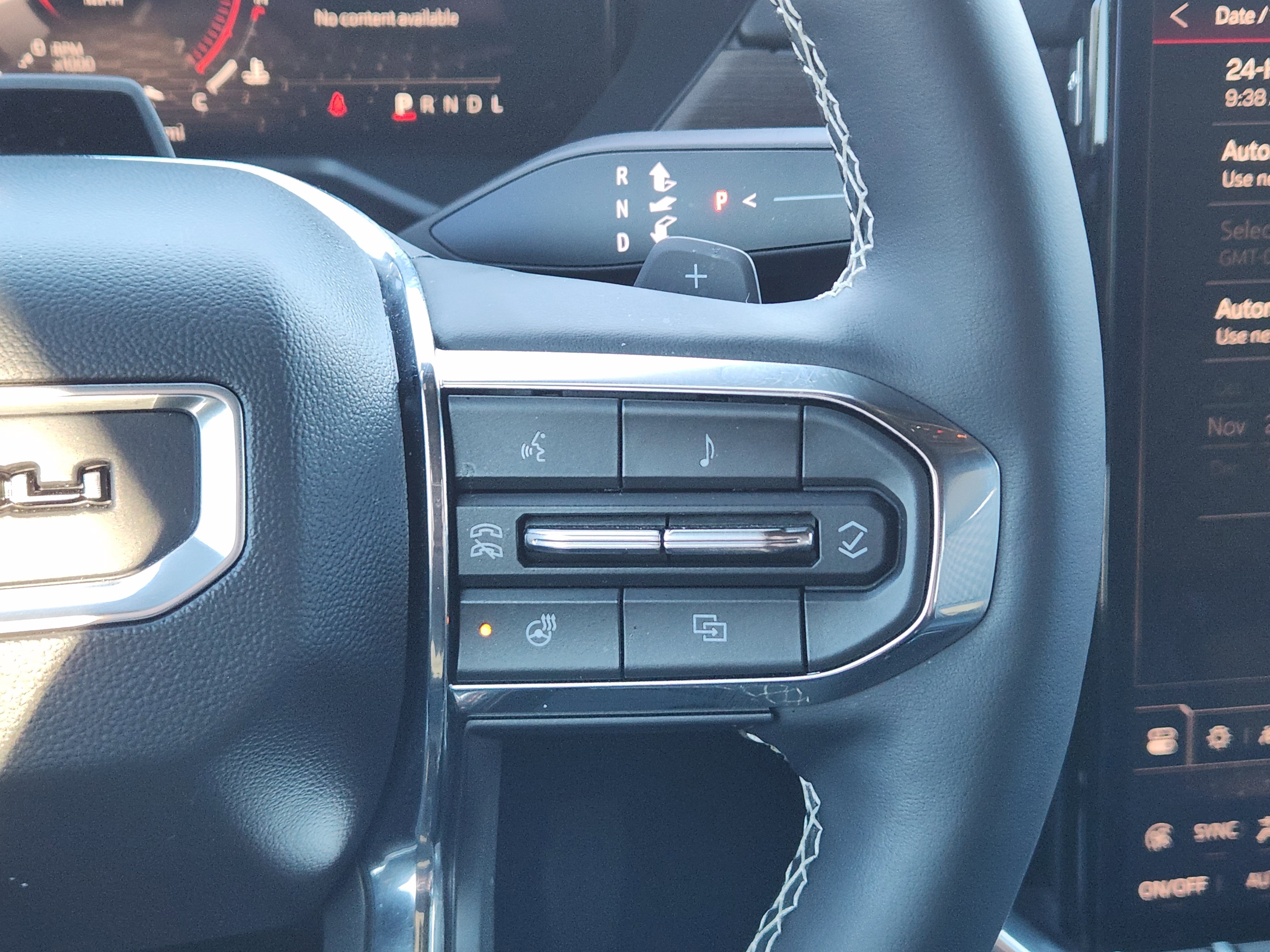 Used 2024 GMC Acadia Denali w/ Super Cruise Package image 34