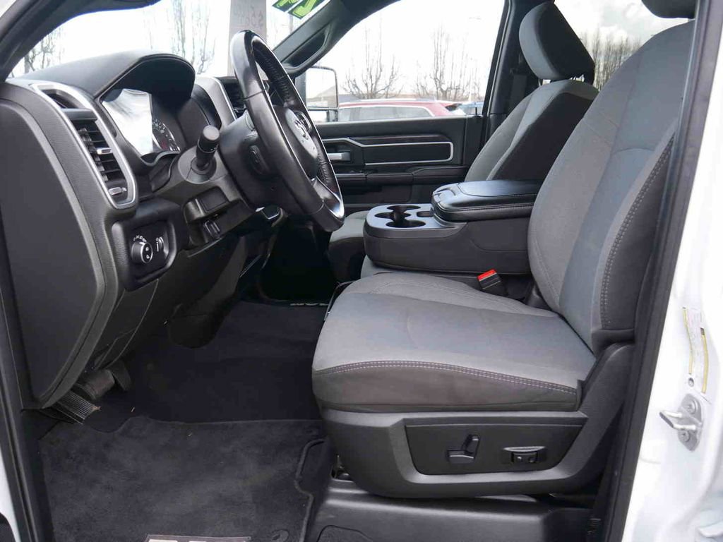 Certified 2024 RAM 3500 Big Horn image 29