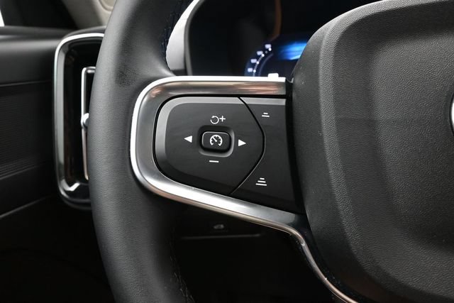 Used 2025 Volvo XC40 B5 Plus AWD/4WD image 25
