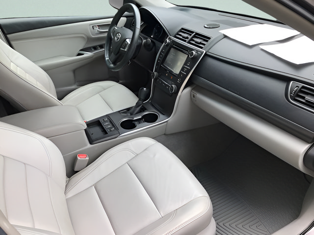 Certified 2017 Toyota Camry XLE FWD image 14