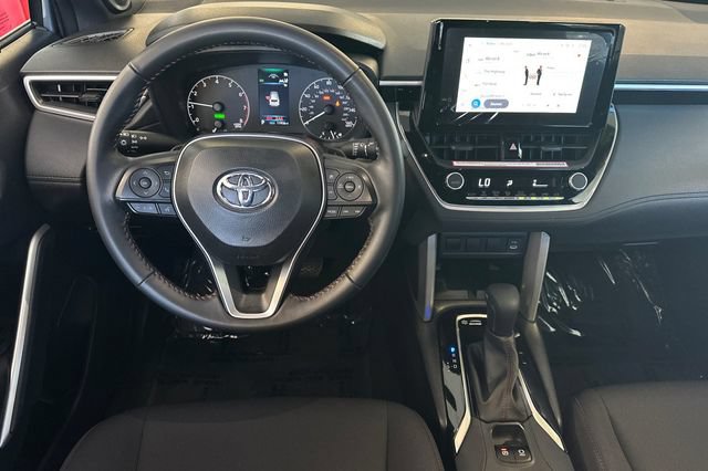 Used 2024 Toyota Corolla Cross AWD Hybrid w/ Moonroof Package image 16