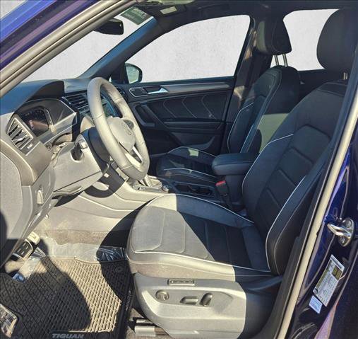 Used 2024 Volkswagen Tiguan SEL R-Line image 17