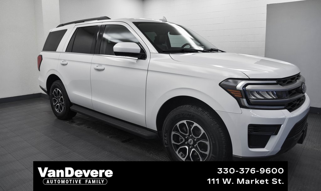 Used 2024 Ford Expedition XLT image 1