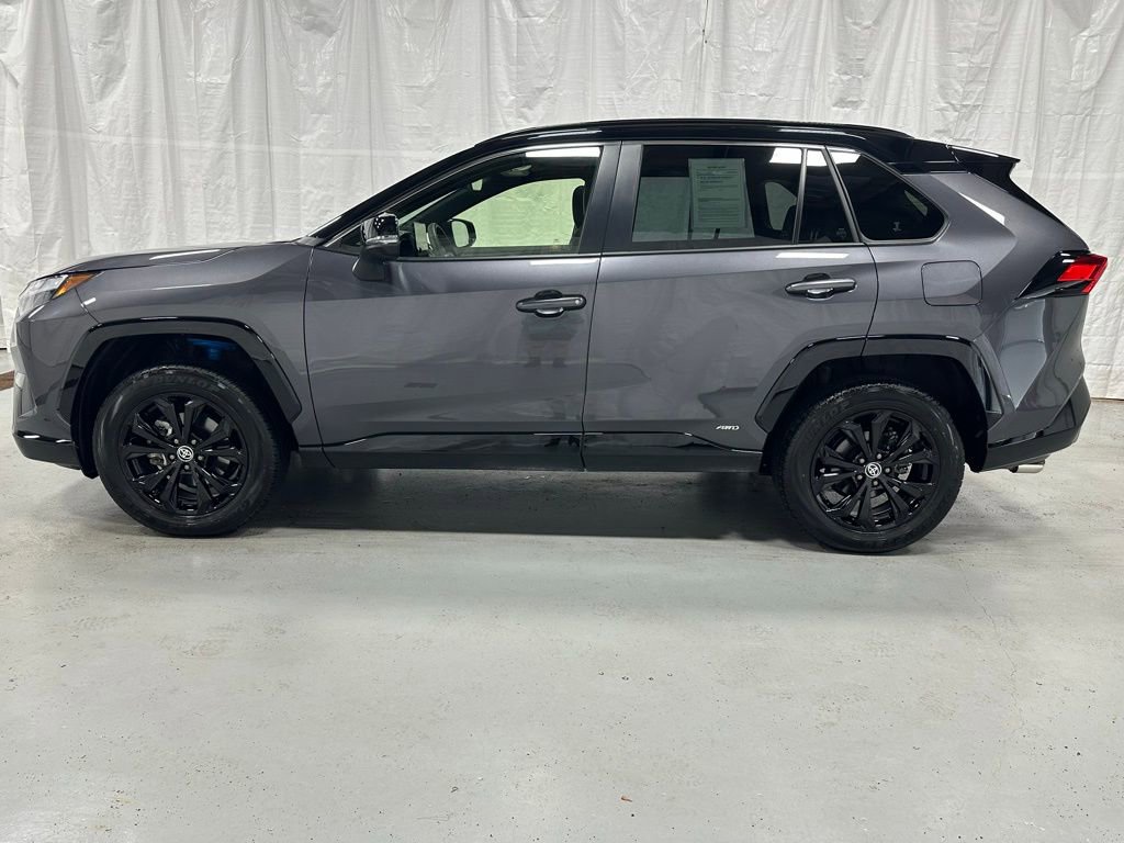 Used 2025 Toyota RAV4 XSE w/ Weather Package AWD/4WD image 4
