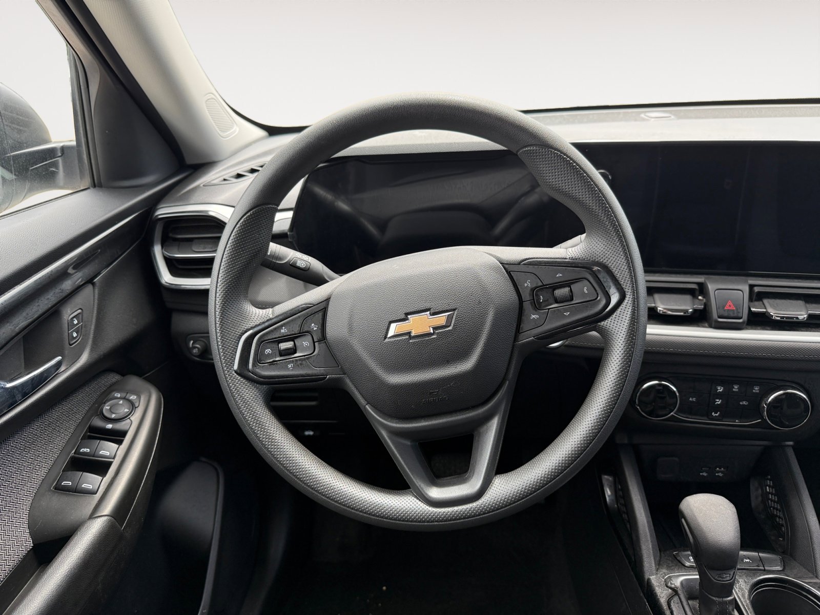 Used 2025 Chevrolet TrailBlazer LS image 12