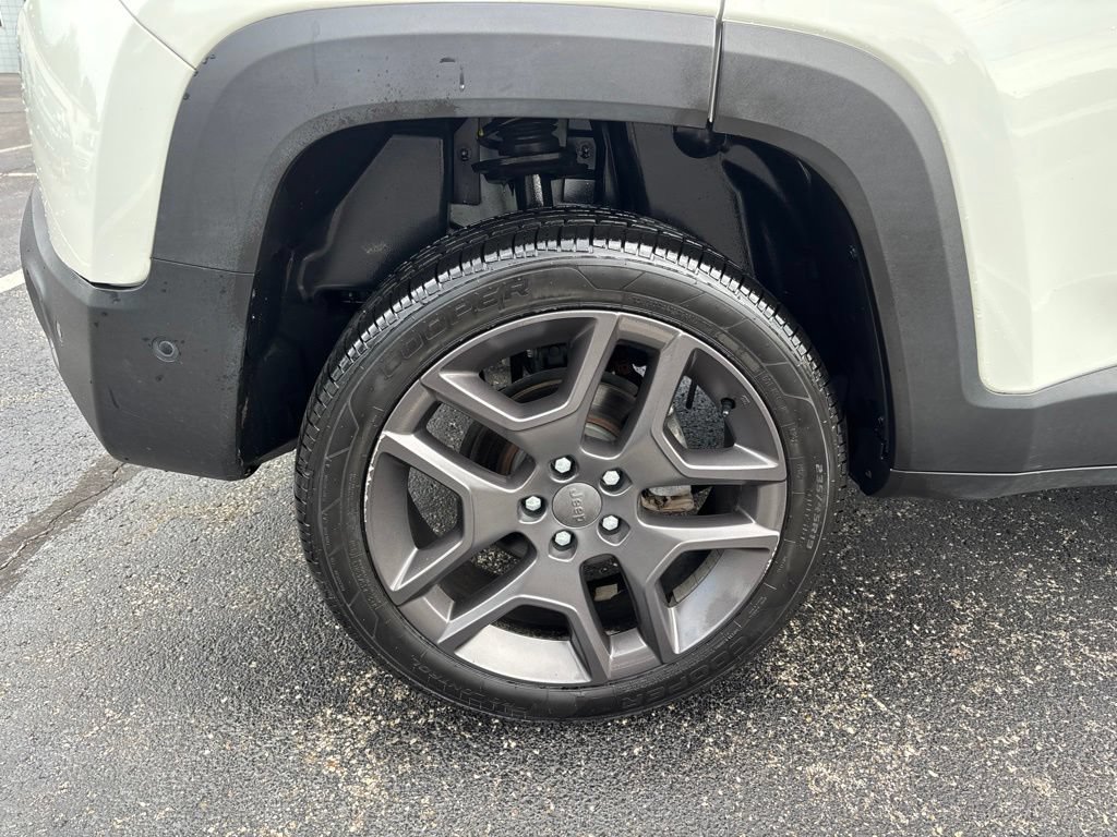 Used 2020 Jeep Renegade Altitude AWD/4WD image 12