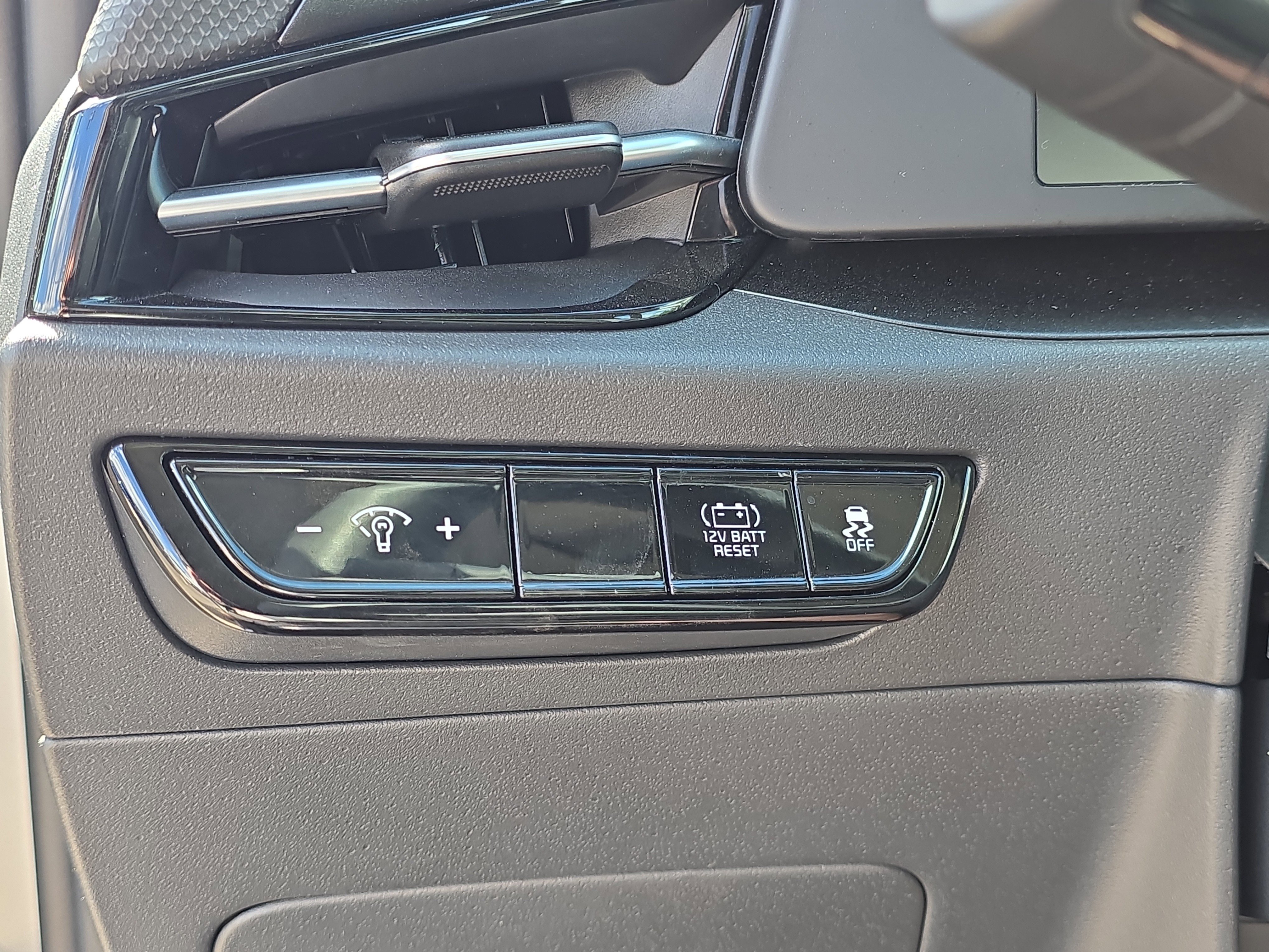 Certified 2025 Kia Niro LX FWD image 27