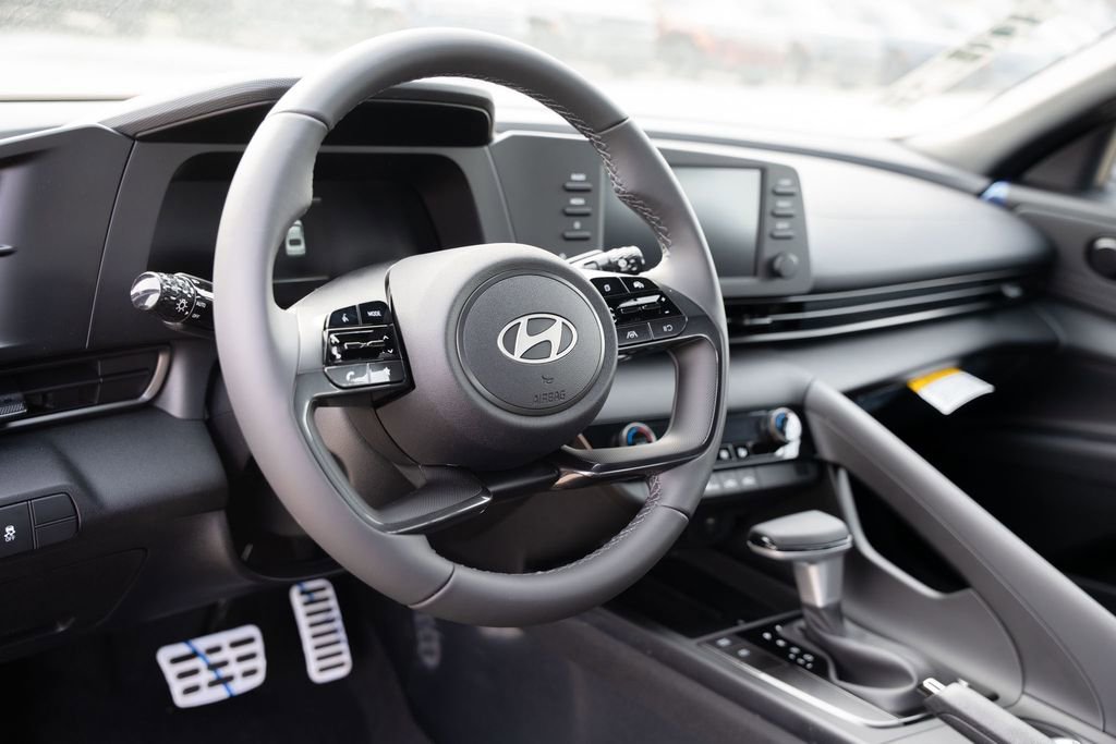 New 2025 Hyundai Elantra Sport image 18