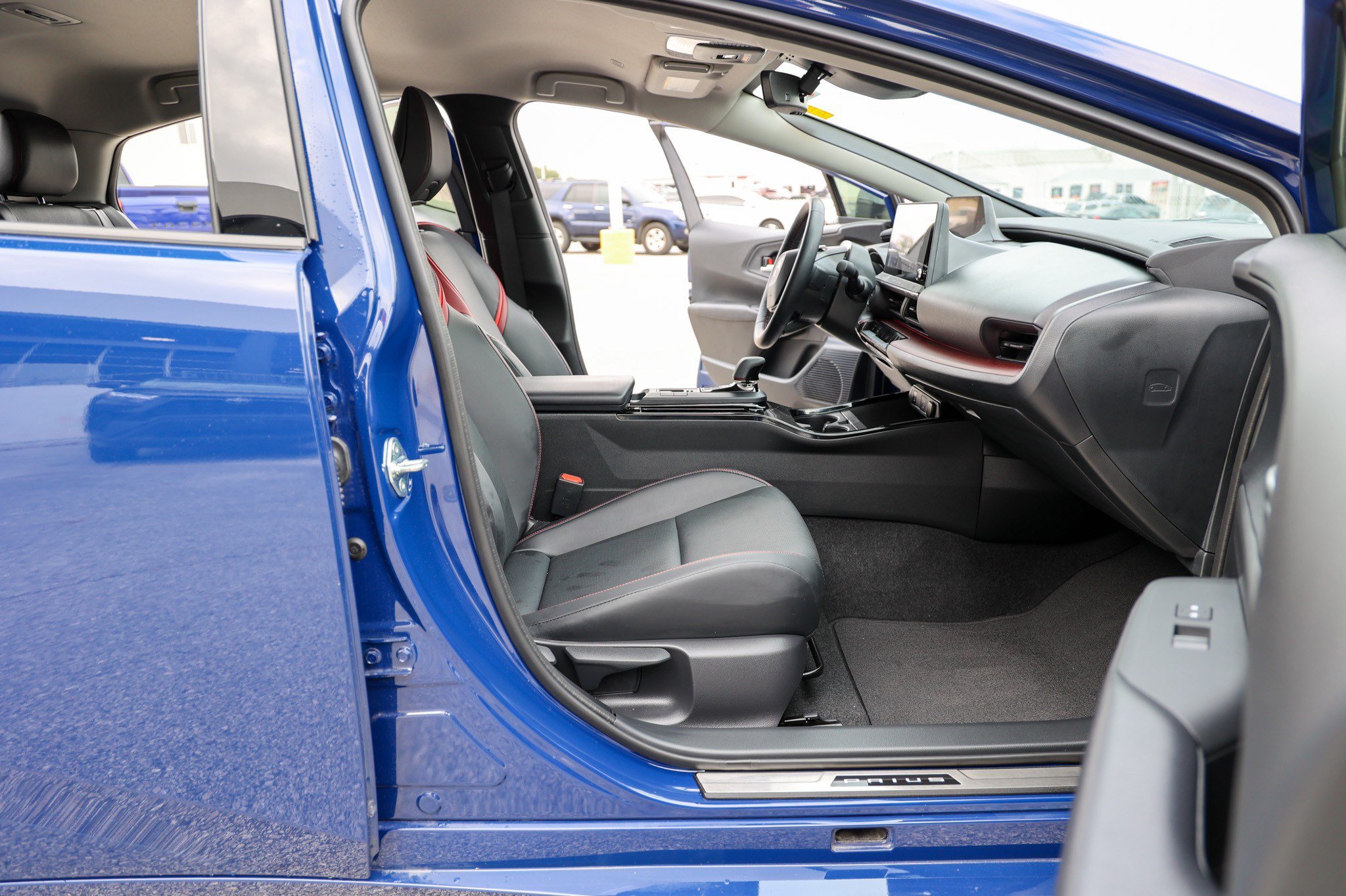 Certified 2026 Toyota Prius Plug-In Hybrid FWD image 41