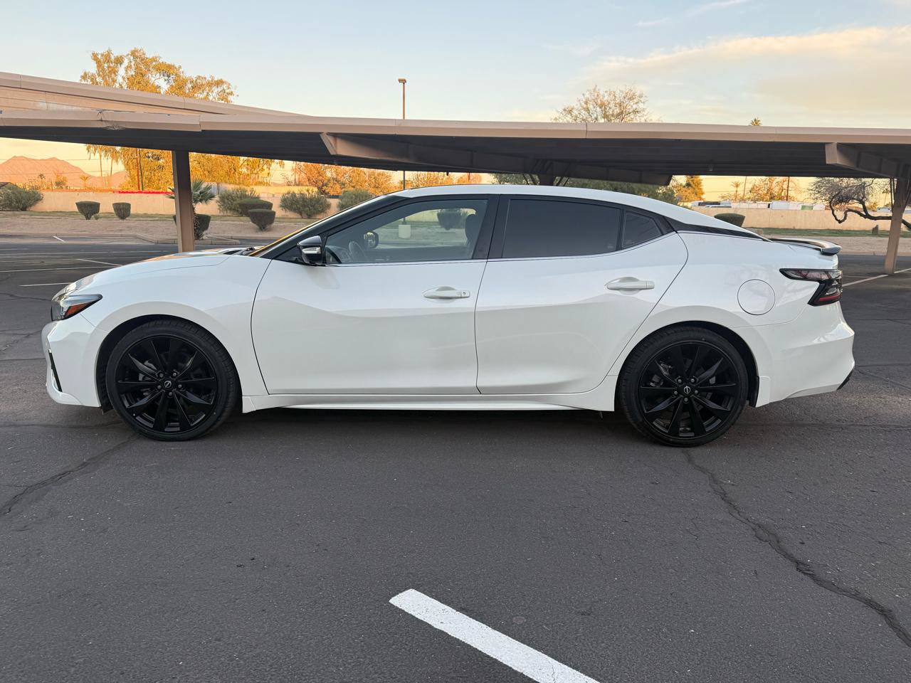 Used 2023 Nissan Maxima SR w/ Sport Mat Group FWD image 6