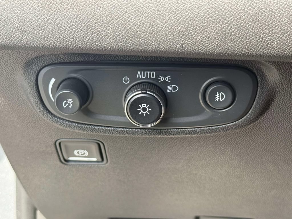 Used 2023 GMC Terrain SLT w/ LPO, Floor Liner Package FWD image 29
