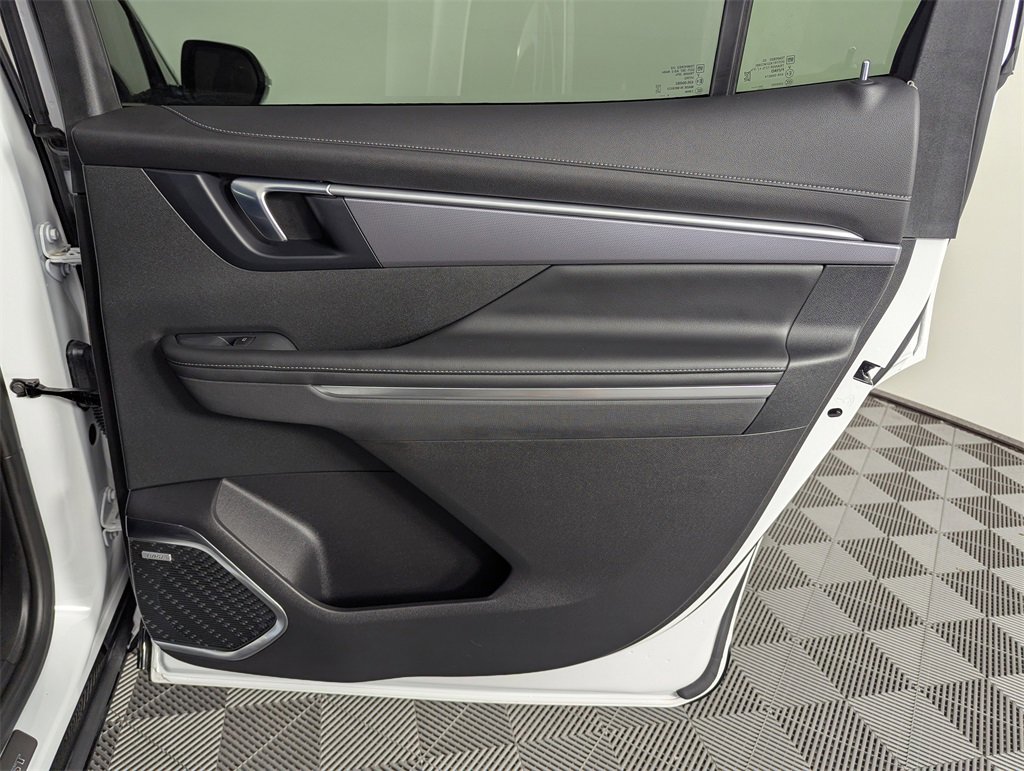 Used 2025 Buick Enclave Sport Touring w/ LPO, All-Weather Package image 33