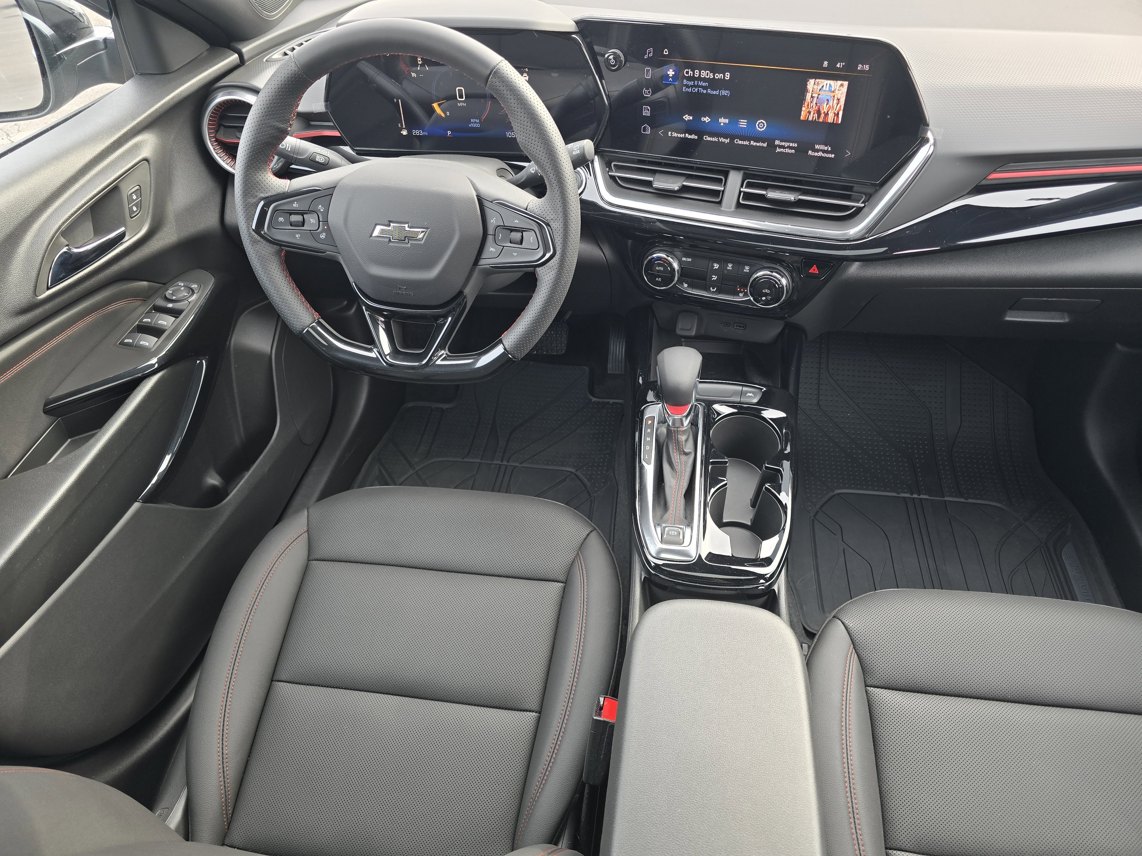 Used 2025 Chevrolet Trax RS w/ Sunroof Package image 29