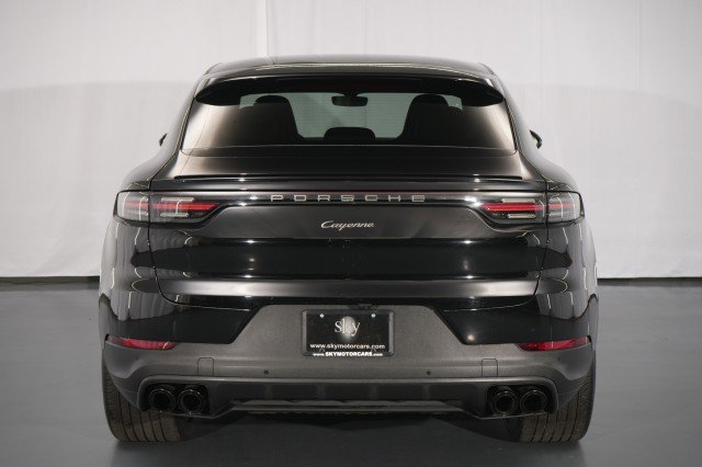Used 2023 Porsche Cayenne Platinum Edition image 13