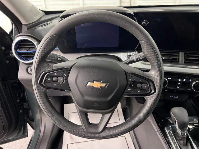 Used 2025 Chevrolet Trax LT image 41
