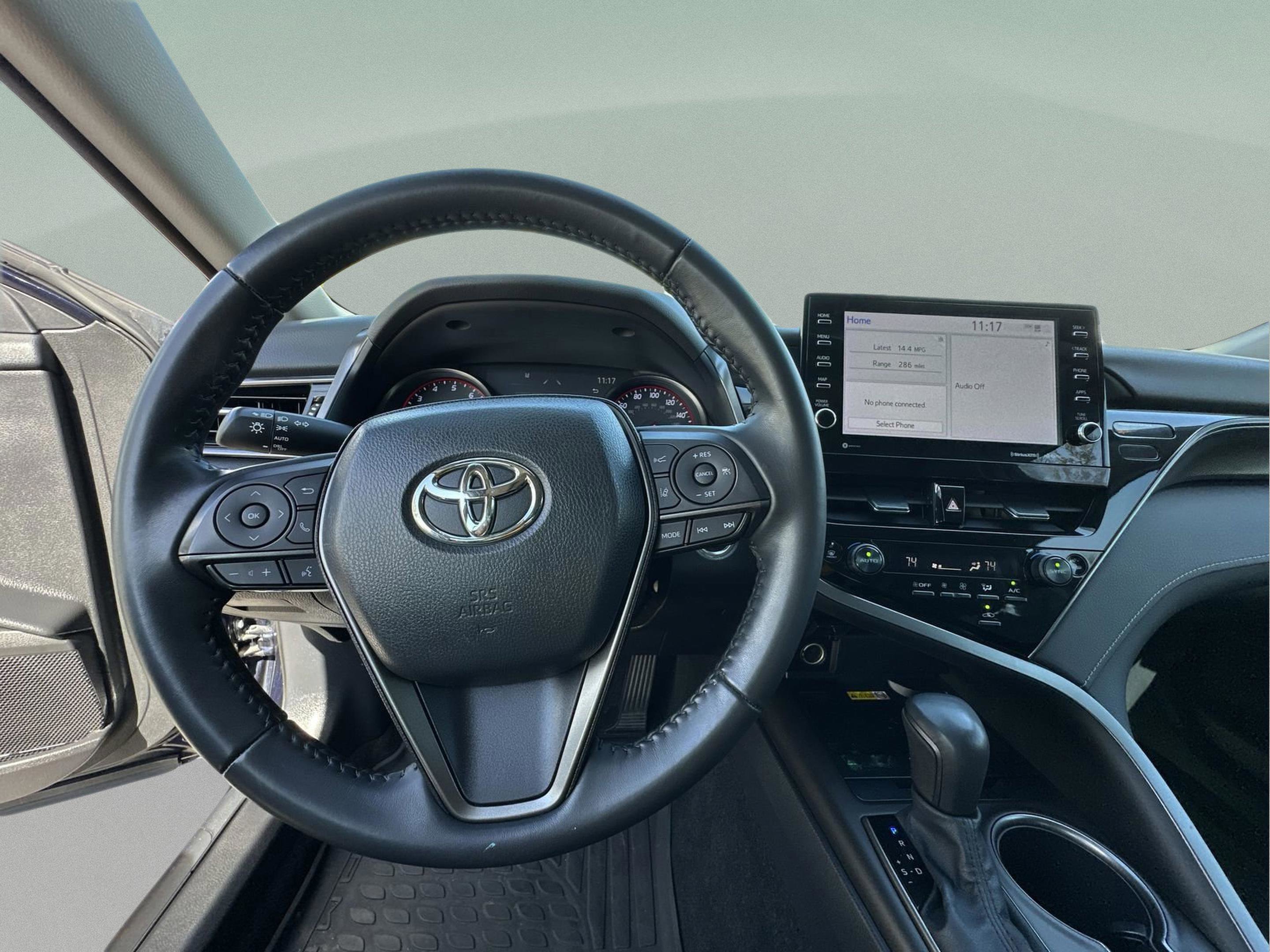 Used 2022 Toyota Camry XSE image 11