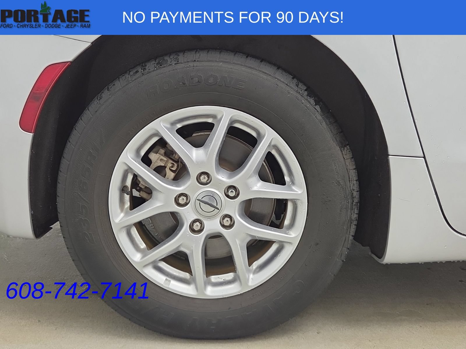 Used 2023 Chrysler Pacifica Touring-L FWD image 35