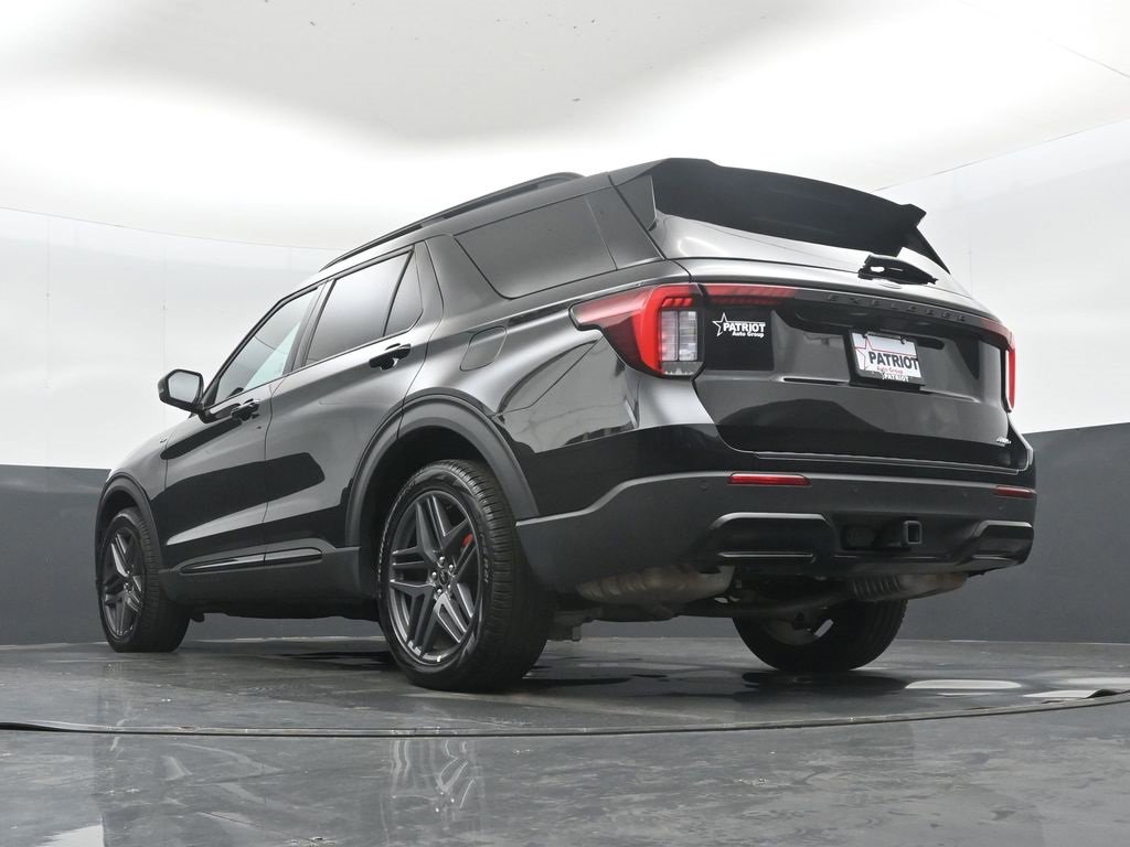 Used 2025 Ford Explorer ST-Line w/ ST-Line Street Pack image 36
