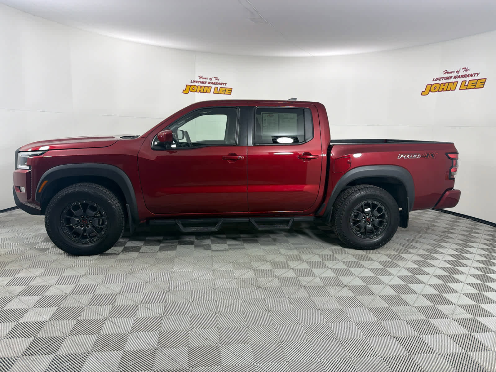 Used 2024 Nissan Frontier PRO-4X w/ Pro Premium Package image 2