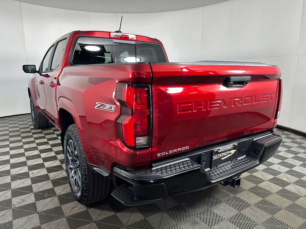 Used 2024 Chevrolet Colorado Z71 w/ Z71 Convenience Package 2 AWD/4WD image 3