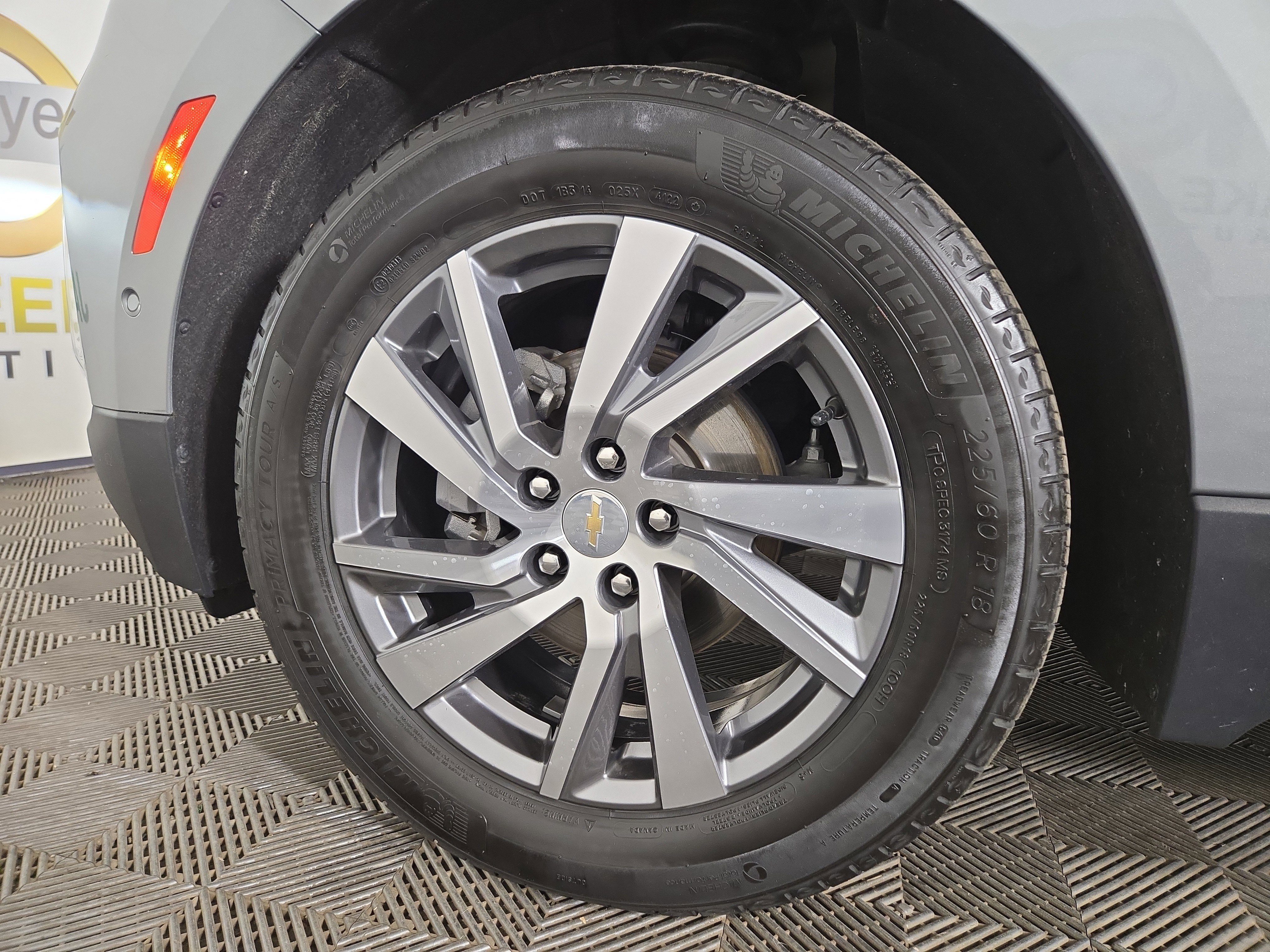 Used 2023 Chevrolet Equinox Premier image 36