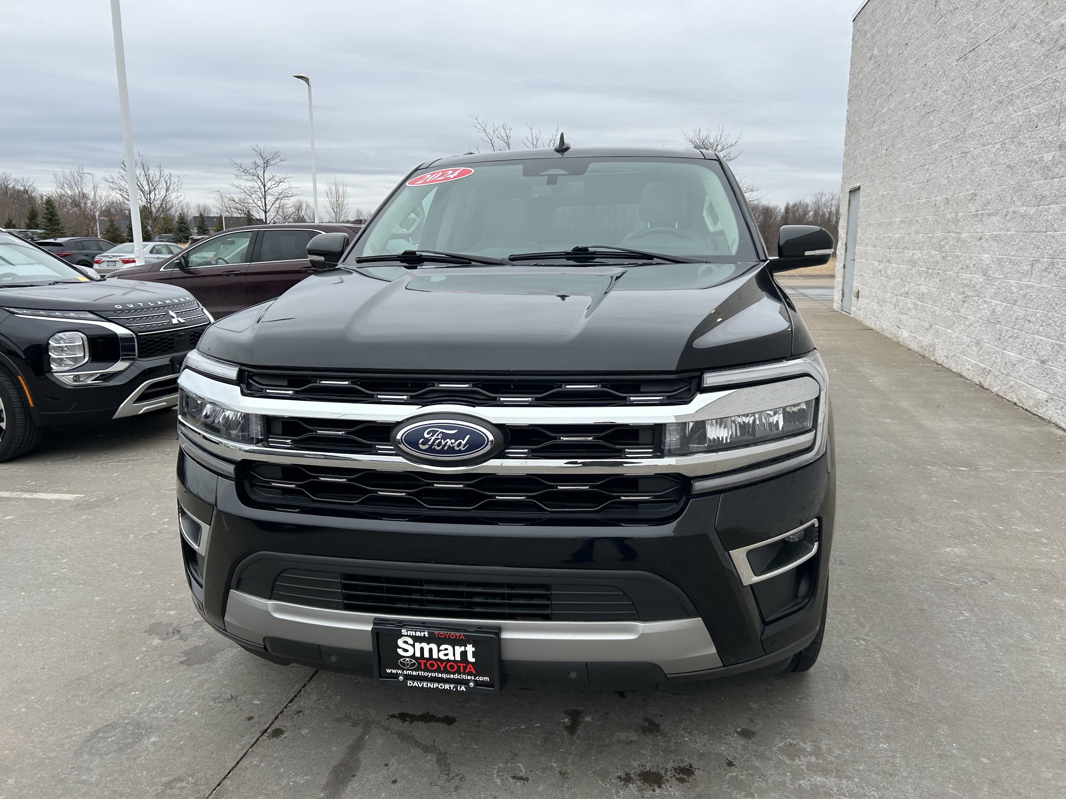 Used 2024 Ford Expedition Max Limited image 8