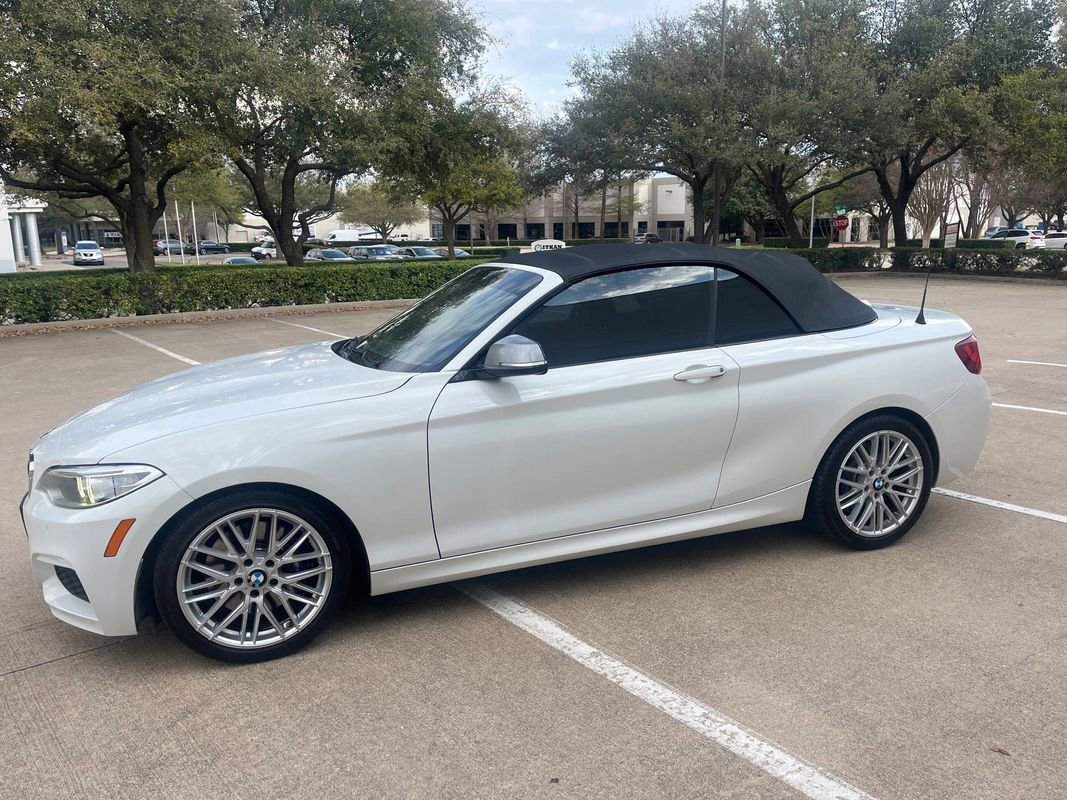 Used 2016 BMW M235i Convertible image 25